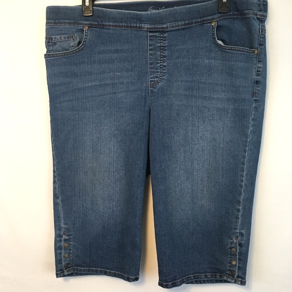 gloria vanderbilt all around slimming effect avery shorts